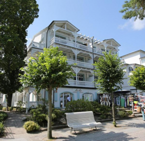 FeWos direkt am Strand, mit Südbalkon oder mit Balkon mit Meerblick, Villa Strandburg, Binz, Binz